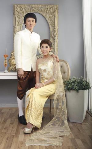 ชุดไทยเจ้าสาว ชุดไทยจักรพรรดิ์ เช่าที่แบมบี้ เวดดิ้ง ห้วยขวาง